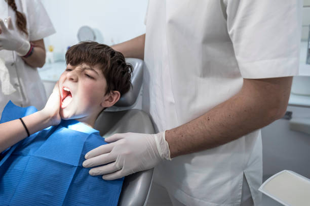 Best Broken or Cracked Tooth Emergency Dentist in Weatogue, CT